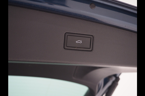 Volkswagen Tiguan 1.4 TSI eHybrid Elegance | Panoramadak | Trekhaak | Massage | 360 | Sfeerlicht | Dodehoek | Matrix | Carplay