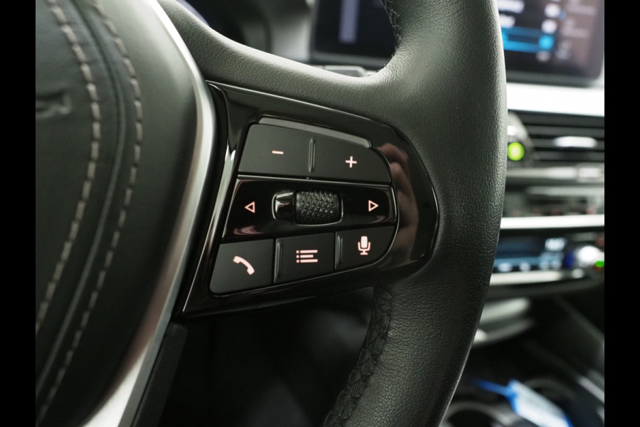 BMW 5 Serie Touring 530e | Leder | Trekhaak | 360 | Adaptive Cruise | Dodehoek | Stoelverwarming | Carplay