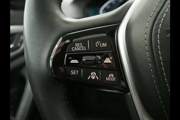 BMW 5 Serie Touring 530e | Leder | Trekhaak | 360 | Adaptive Cruise | Dodehoek | Stoelverwarming | Carplay