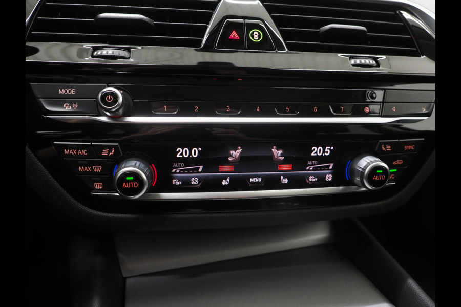 BMW 5 Serie Touring 530e | Leder | Trekhaak | 360 | Adaptive Cruise | Dodehoek | Stoelverwarming | Carplay
