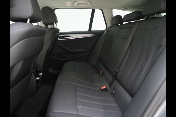 BMW 5 Serie Touring 530e | Leder | Trekhaak | 360 | Adaptive Cruise | Dodehoek | Stoelverwarming | Carplay