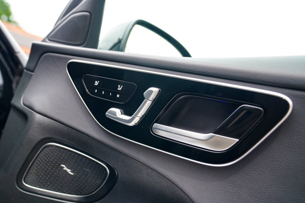 Mercedes-Benz C-Klasse Estate 300 e Luxury Line | Head Up Display | Stoelverkoeling | Panorama dak | Memory | Elek Trekhaak