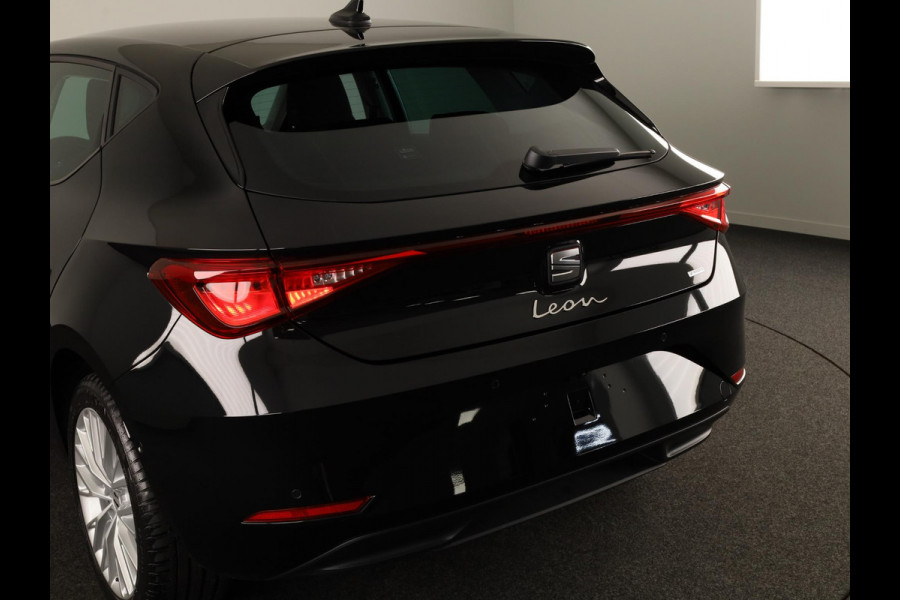 Seat Leon 1.5 TSI e-Hybrid Style Business Intense | Midnight Black Metallic | Technology pack | Verwarm. Stuur + Stoelen | Matrix LED Koplampen | Keyless Entry | Draadloze Carplay