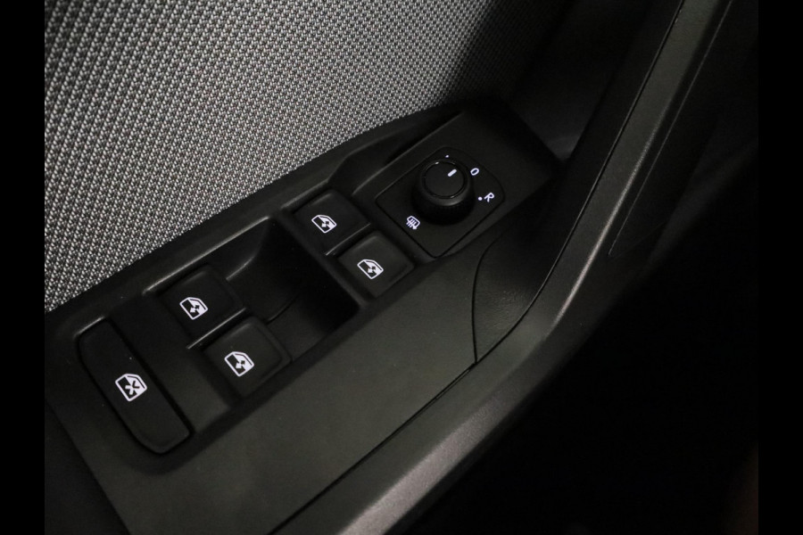 Seat Leon 1.5 TSI e-Hybrid Style Business Intense | Midnight Black Metallic | Technology pack | Verwarm. Stuur + Stoelen | Matrix LED Koplampen | Keyless Entry | Draadloze Carplay