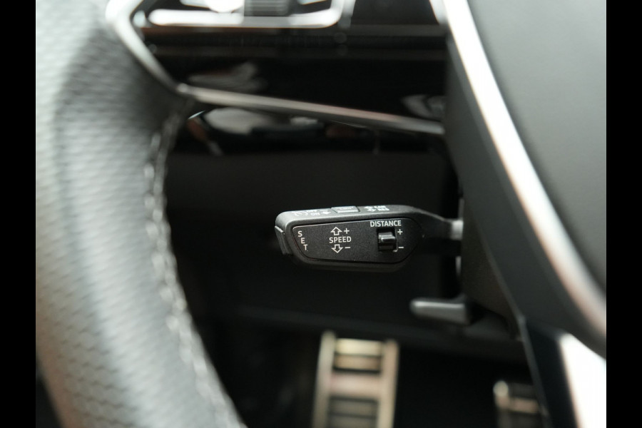 Audi Q8 e-tron 55 Quattro S Line 114 kWh 408pk Dealer O.H. | Trekhaak Afn. | Luchtvering | Adaptive Cruise | Head Up | Matrix LED | Camera | Alcantara Sportstoelen Verwarmd | Sfeerverlichting | Keyless | Navigatie | Virtual | DAB |