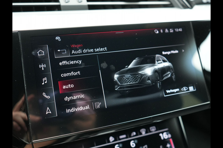 Audi Q8 e-tron 55 Quattro S Line 114 kWh 408pk Dealer O.H. | Trekhaak Afn. | Luchtvering | Adaptive Cruise | Head Up | Matrix LED | Camera | Alcantara Sportstoelen Verwarmd | Sfeerverlichting | Keyless | Navigatie | Virtual | DAB |
