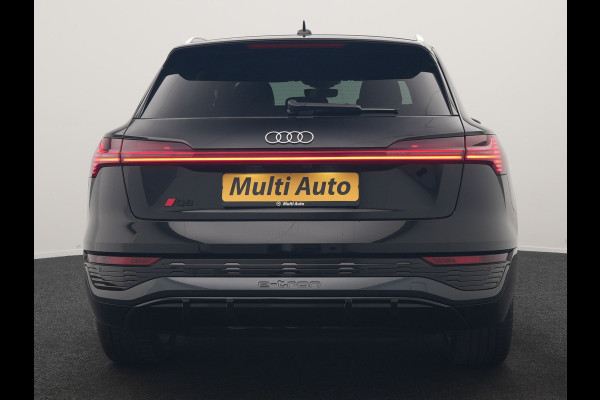 Audi Q8 e-tron 55 Quattro S Line 114 kWh 408pk Dealer O.H. | Trekhaak Afn. | Luchtvering | Adaptive Cruise | Head Up | Matrix LED | Camera | Alcantara Sportstoelen Verwarmd | Sfeerverlichting | Keyless | Navigatie | Virtual | DAB |