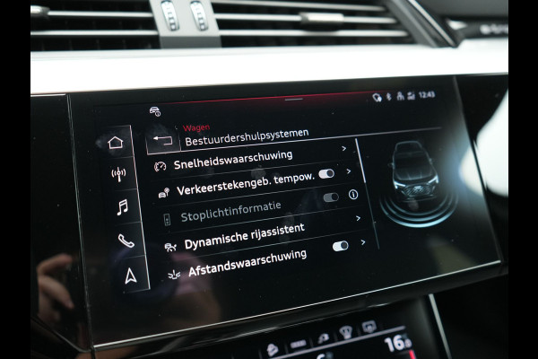 Audi Q8 e-tron 55 Quattro S Line 114 kWh 408pk Dealer O.H. | Trekhaak Afn. | Luchtvering | Adaptive Cruise | Head Up | Matrix LED | Camera | Alcantara Sportstoelen Verwarmd | Sfeerverlichting | Keyless | Navigatie | Virtual | DAB |