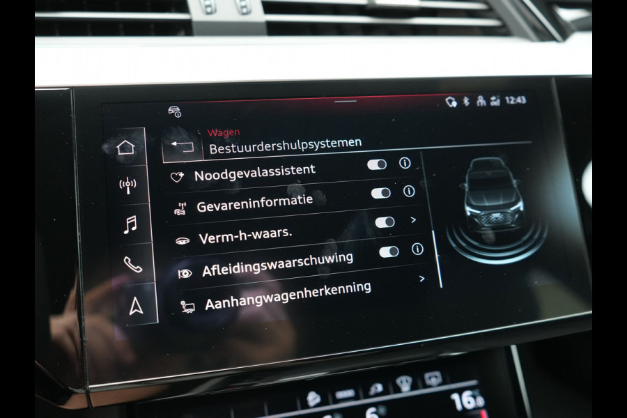 Audi Q8 e-tron 55 Quattro S Line 114 kWh 408pk Dealer O.H. | Trekhaak Afn. | Luchtvering | Adaptive Cruise | Head Up | Matrix LED | Camera | Alcantara Sportstoelen Verwarmd | Sfeerverlichting | Keyless | Navigatie | Virtual | DAB |