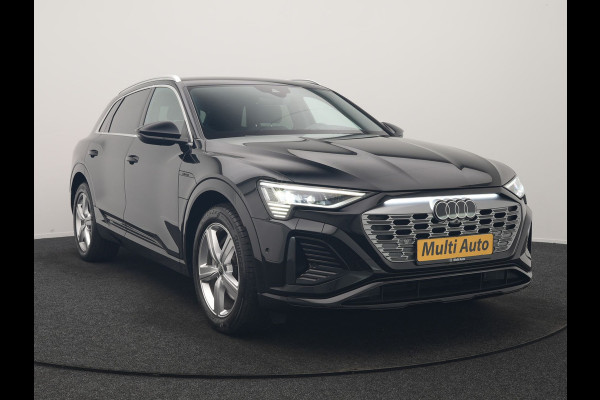 Audi Q8 e-tron 55 Quattro S Line 114 kWh 408pk Dealer O.H. | Trekhaak Afn. | Luchtvering | Adaptive Cruise | Head Up | Matrix LED | Camera | Alcantara Sportstoelen Verwarmd | Sfeerverlichting | Keyless | Navigatie | Virtual | DAB |