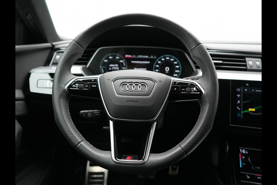 Audi Q8 e-tron 55 Quattro S Line 114 kWh 408pk Dealer O.H. | Trekhaak Afn. | Luchtvering | Adaptive Cruise | Head Up | Matrix LED | Camera | Alcantara Sportstoelen Verwarmd | Sfeerverlichting | Keyless | Navigatie | Virtual | DAB |