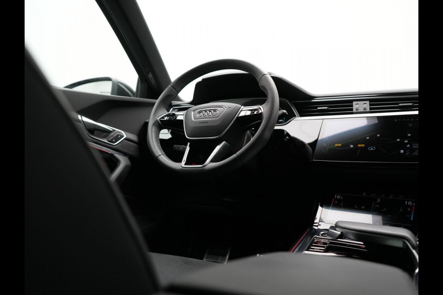 Audi Q8 e-tron 55 Quattro S Line 114 kWh 408pk Dealer O.H. | Trekhaak Afn. | Luchtvering | Adaptive Cruise | Head Up | Matrix LED | Camera | Alcantara Sportstoelen Verwarmd | Sfeerverlichting | Keyless | Navigatie | Virtual | DAB |