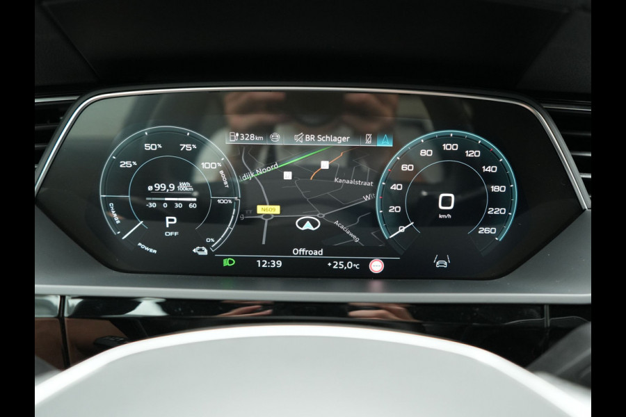 Audi Q8 e-tron 55 Quattro S Line 114 kWh 408pk Dealer O.H. | Trekhaak Afn. | Luchtvering | Adaptive Cruise | Head Up | Matrix LED | Camera | Alcantara Sportstoelen Verwarmd | Sfeerverlichting | Keyless | Navigatie | Virtual | DAB |