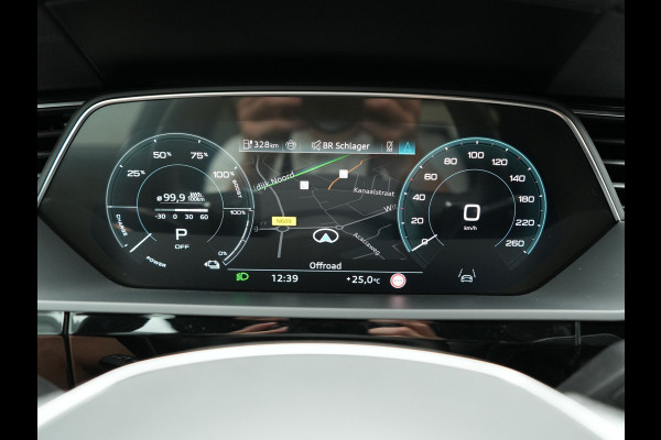 Audi Q8 e-tron 55 Quattro S Line 114 kWh 408pk Dealer O.H. | Trekhaak Afn. | Luchtvering | Adaptive Cruise | Head Up | Matrix LED | Camera | Alcantara Sportstoelen Verwarmd | Sfeerverlichting | Keyless | Navigatie | Virtual | DAB |