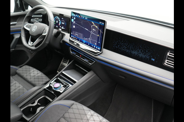 Volkswagen Tiguan 1.5 eHybrid R-Line Edition PHEV 204pk Dealer O.H. | Adaptive Cruise | Head Up | Camera | IQ Light | Sportstoelen Massage & Verwarmd | Sfeerverlichting | Stuur Verwarmd | Keyless | Blis | Apple Carplay | Navigatie | DAB | Plug In Hybrid |
