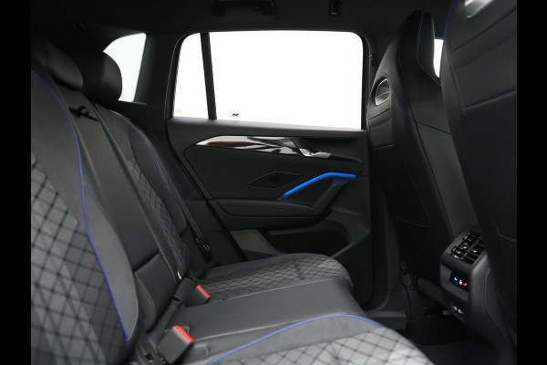 Volkswagen Tiguan 1.5 eHybrid R-Line Edition PHEV 204pk Dealer O.H. | Adaptive Cruise | Head Up | Camera | IQ Light | Sportstoelen Massage & Verwarmd | Sfeerverlichting | Stuur Verwarmd | Keyless | Blis | Apple Carplay | Navigatie | DAB | Plug In Hybrid |