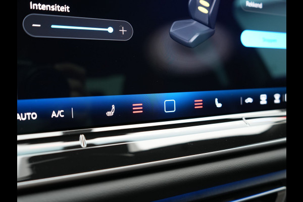 Volkswagen Tiguan 1.5 eHybrid R-Line Edition PHEV 204pk Dealer O.H. | Adaptive Cruise | Head Up | Camera | IQ Light | Sportstoelen Massage & Verwarmd | Sfeerverlichting | Stuur Verwarmd | Keyless | Blis | Apple Carplay | Navigatie | DAB | Plug In Hybrid |