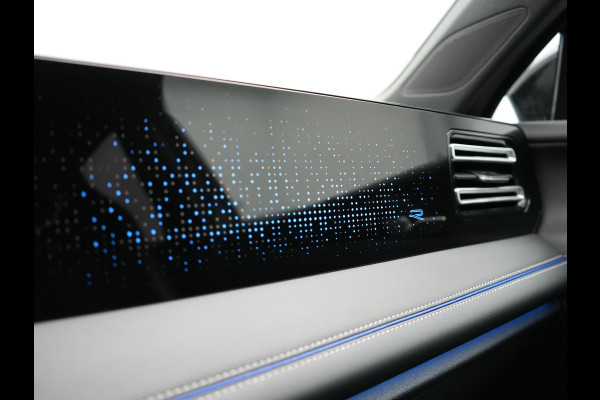 Volkswagen Tiguan 1.5 eHybrid R-Line Edition PHEV 204pk Dealer O.H. | Adaptive Cruise | Head Up | Camera | IQ Light | Sportstoelen Massage & Verwarmd | Sfeerverlichting | Stuur Verwarmd | Keyless | Blis | Apple Carplay | Navigatie | DAB | Plug In Hybrid |