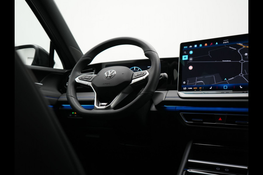 Volkswagen Tiguan 1.5 eHybrid R-Line Edition PHEV 204pk Dealer O.H. | Adaptive Cruise | Head Up | Camera | IQ Light | Sportstoelen Massage & Verwarmd | Sfeerverlichting | Stuur Verwarmd | Keyless | Blis | Apple Carplay | Navigatie | DAB | Plug In Hybrid |
