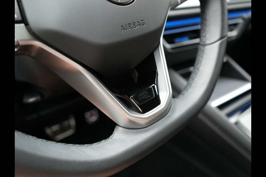 Volkswagen Tiguan 1.5 eHybrid R-Line Edition PHEV 204pk Dealer O.H. | Adaptive Cruise | Head Up | Camera | IQ Light | Sportstoelen Massage & Verwarmd | Sfeerverlichting | Stuur Verwarmd | Keyless | Blis | Apple Carplay | Navigatie | DAB | Plug In Hybrid |