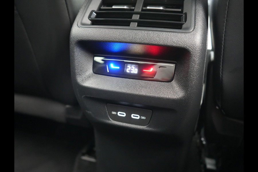 Volkswagen Tiguan 1.5 eHybrid R-Line Edition PHEV 204pk Dealer O.H. | Adaptive Cruise | Head Up | Camera | IQ Light | Sportstoelen Massage & Verwarmd | Sfeerverlichting | Stuur Verwarmd | Keyless | Blis | Apple Carplay | Navigatie | DAB | Plug In Hybrid |