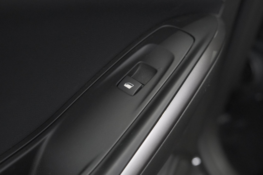 Opel Grandland 1.6 Turbo Plug-In Hybrid 225 Ultimate | Adaptieve Cruise Control | Camera | Navigatie | Stuurwielverwarming