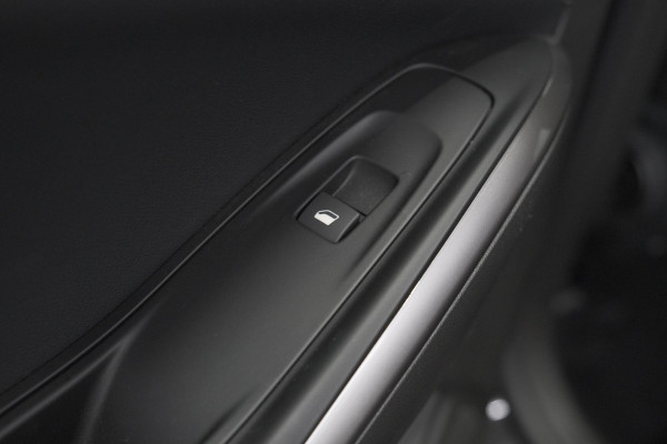 Opel Grandland 1.6 Turbo Plug-In Hybrid 225 Ultimate | Adaptieve Cruise Control | Camera | Navigatie | Stuurwielverwarming