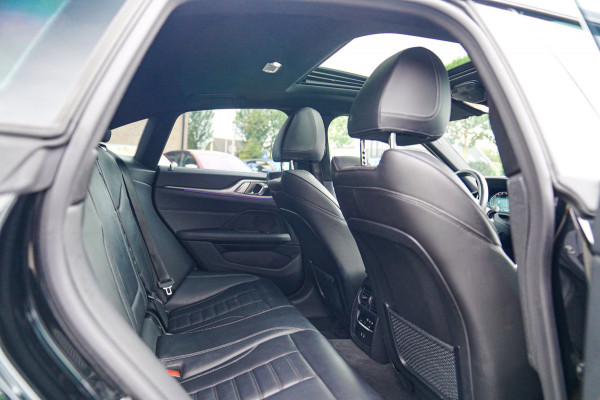 BMW 4 Serie Gran Coupé 420i Business Edition Plus | Head up Display | Stuurwielverwarming | Panoramadak