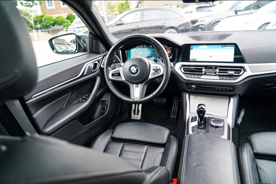 BMW 4 Serie Gran Coupé 420i Business Edition Plus | Head up Display | Stuurwielverwarming | Panoramadak
