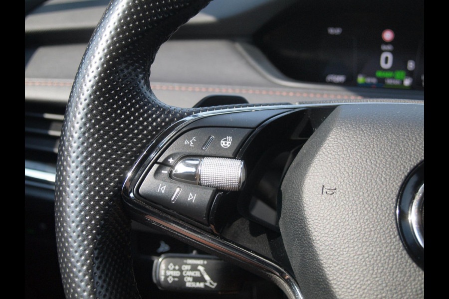 Škoda ENYAQ iV 80 First Edition | SOH 90% | Camera | Trekhaak | Apple Carplay | ACC | Warmtepomp |