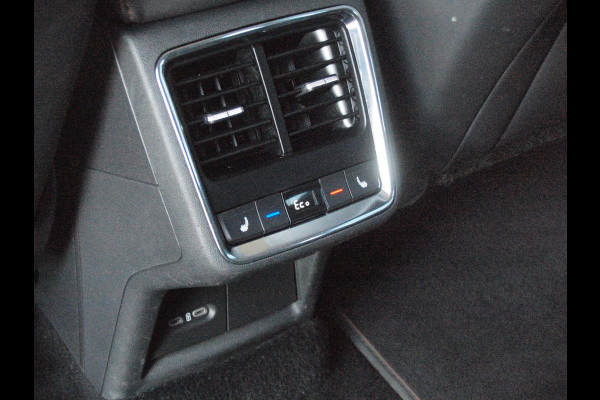 Škoda ENYAQ iV 80 First Edition | SOH 90% | Camera | Trekhaak | Apple Carplay | ACC | Warmtepomp |