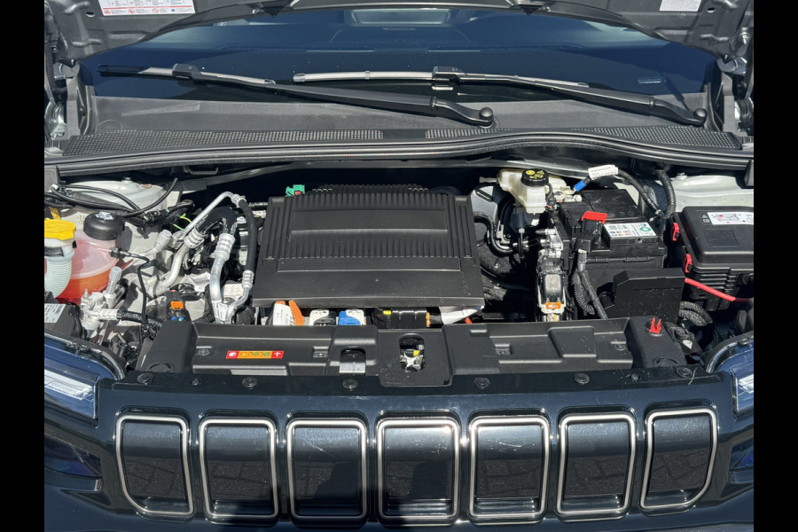 Jeep Avenger Summit 54 kWh Clima Camera Carplay Adaptive Cruise PDC voor en achter Half Leder