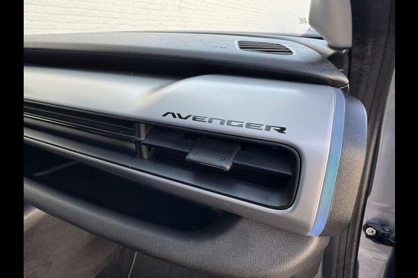 Jeep Avenger Summit 54 kWh Clima Camera Carplay Adaptive Cruise PDC voor en achter Half Leder