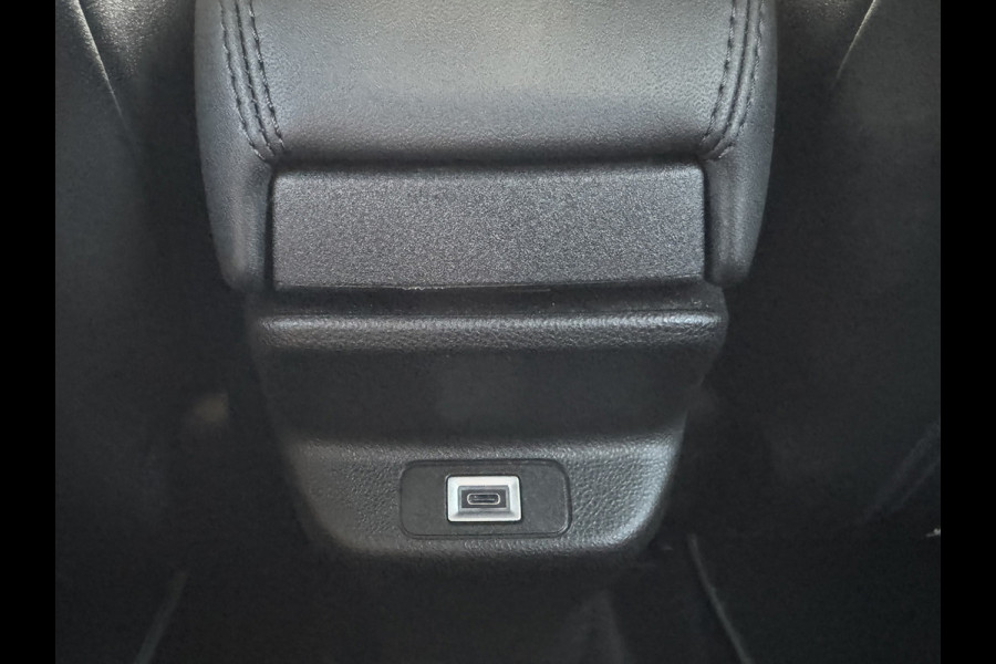 Jeep Avenger Summit 54 kWh Clima Camera Carplay Adaptive Cruise PDC voor en achter Half Leder
