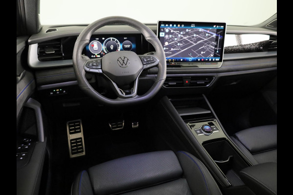 Volkswagen Tayron R-Line Edition 1.5 eHybrid 200 kW / 272 PK SUV 6 v 360 Camera | Panoramadak | Stoelverwarming