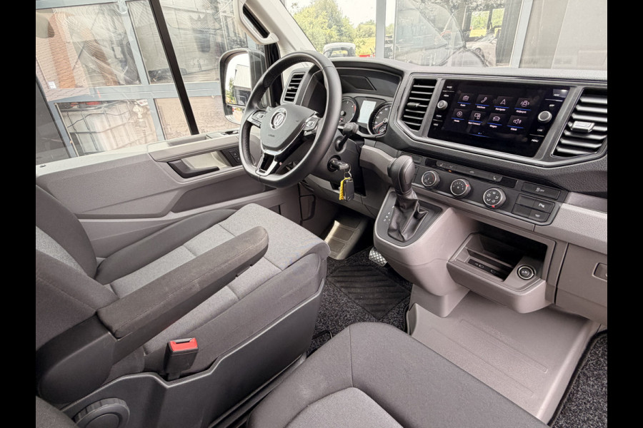 Volkswagen Crafter 35 2.0 TDI L3H3 Exclusive | Automaat | Executive Plus | LED | Camera | Trekhaak + opstap | ACC | Stuur & stoelverwarming | App-connect |