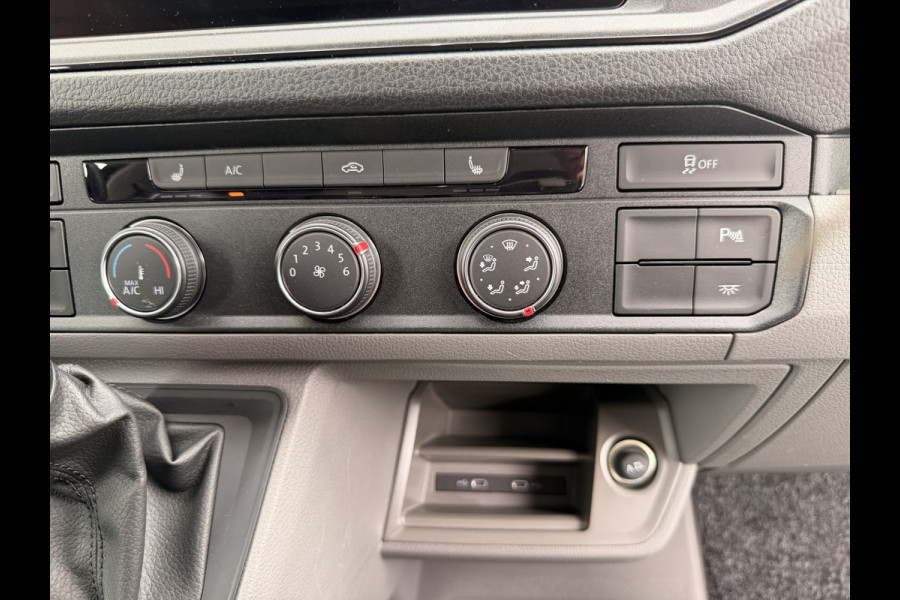 Volkswagen Crafter 35 2.0 TDI L3H3 Exclusive | Automaat | Executive Plus | LED | Camera | Trekhaak + opstap | ACC | Stuur & stoelverwarming | App-connect |