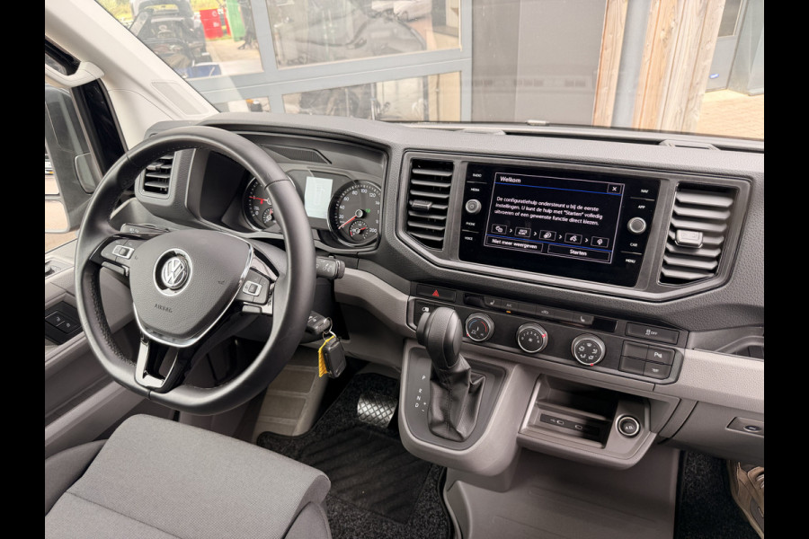 Volkswagen Crafter 35 2.0 TDI L3H3 Exclusive | Automaat | Executive Plus | LED | Camera | Trekhaak + opstap | ACC | Stuur & stoelverwarming | App-connect |