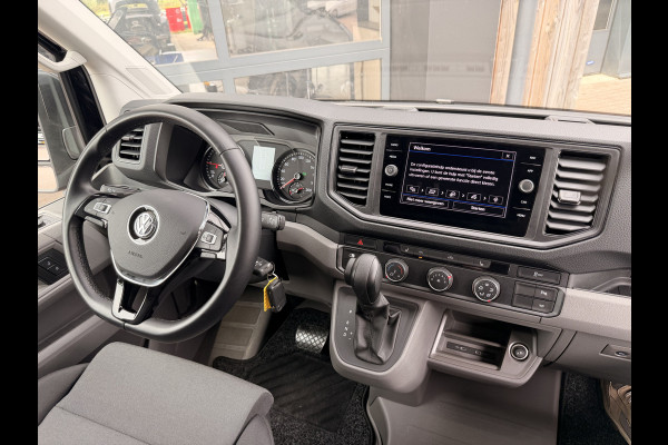 Volkswagen Crafter 35 2.0 TDI L3H3 Exclusive | Automaat | Executive Plus | LED | Camera | Trekhaak + opstap | ACC | Stuur & stoelverwarming | App-connect |