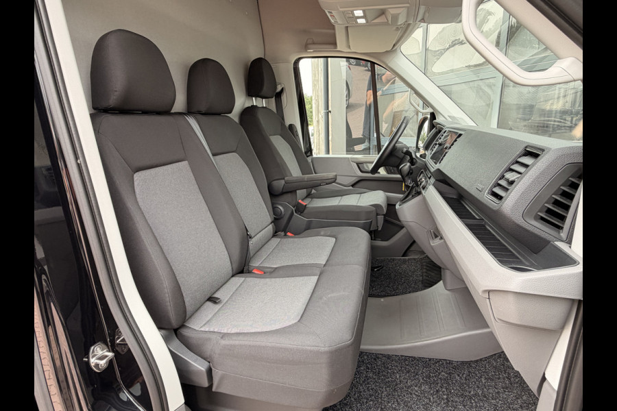 Volkswagen Crafter 35 2.0 TDI L3H3 Exclusive | Automaat | Executive Plus | LED | Camera | Trekhaak + opstap | ACC | Stuur & stoelverwarming | App-connect |