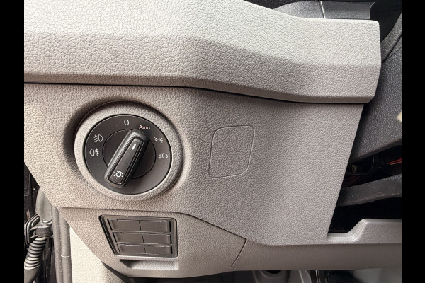 Volkswagen Crafter 35 2.0 TDI L3H3 Exclusive | Automaat | Executive Plus | LED | Camera | Trekhaak + opstap | ACC | Stuur & stoelverwarming | App-connect |