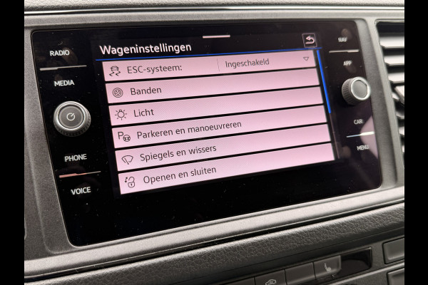 Volkswagen Crafter 35 2.0 TDI L3H3 Exclusive | Automaat | Executive Plus | LED | Camera | Trekhaak + opstap | ACC | Stuur & stoelverwarming | App-connect |
