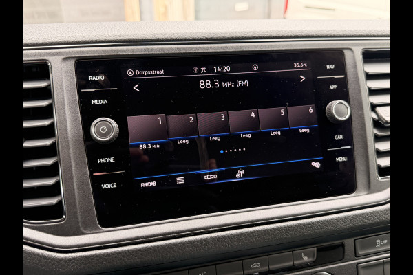 Volkswagen Crafter 35 2.0 TDI L3H3 Exclusive | Automaat | Executive Plus | LED | Camera | Trekhaak + opstap | ACC | Stuur & stoelverwarming | App-connect |