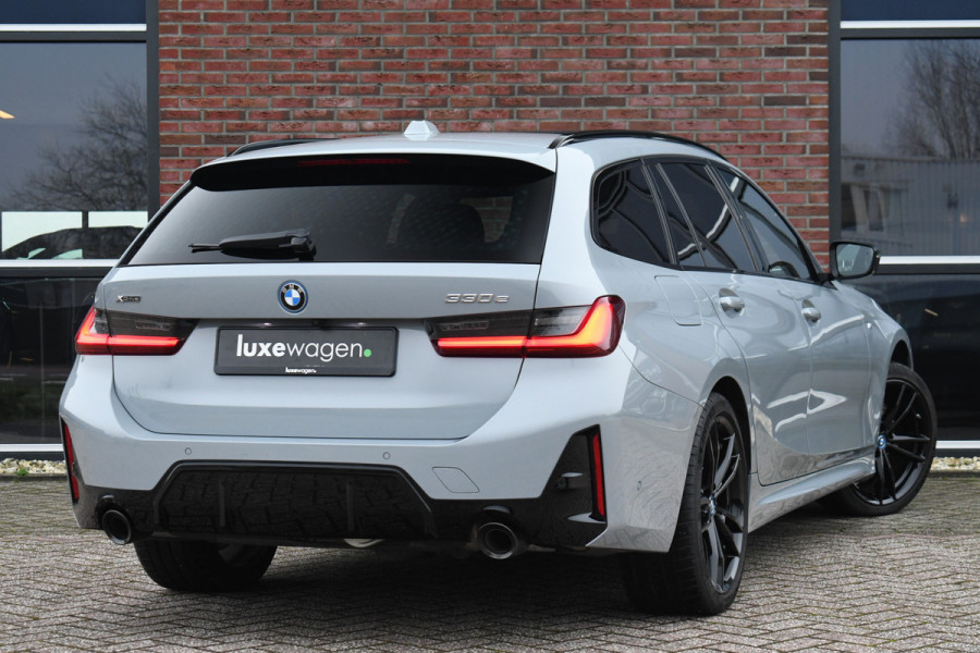 BMW 3 Serie Touring 330e xDrive M-Sport Pro Pano Trekh El-zetels 360 HUD Adp-onderstel