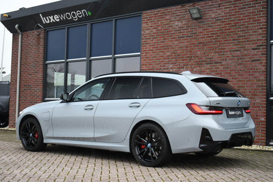 BMW 3 Serie Touring 330e xDrive M-Sport Pro Pano Trekh El-zetels 360 HUD Adp-onderstel