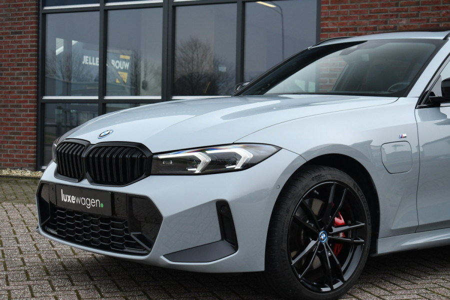 BMW 3 Serie Touring 330e xDrive M-Sport Pro Pano Trekh El-zetels 360 HUD Adp-onderstel