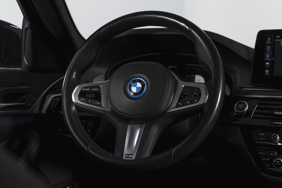 BMW 5 Serie Touring 530e Business Edition Plus | M-Sport | Shadow Line | S/K-Panodak | Laser | Head-Up | Elek. Trekhaak | Stoelverw. | Camera | NAV+App. Connect | ECC | Elek. Klep | LM 19" |