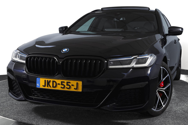 BMW 5 Serie Touring 530e Business Edition Plus | M-Sport | Shadow Line | S/K-Panodak | Laser | Head-Up | Elek. Trekhaak | Stoelverw. | Camera | NAV+App. Connect | ECC | Elek. Klep | LM 19" |