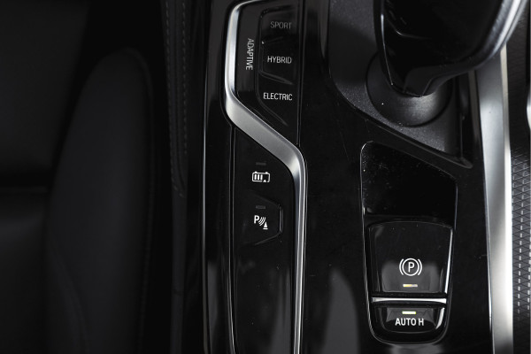 BMW 5 Serie Touring 530e Business Edition Plus | M-Sport | Shadow Line | S/K-Panodak | Laser | Head-Up | Elek. Trekhaak | Stoelverw. | Camera | NAV+App. Connect | ECC | Elek. Klep | LM 19" |