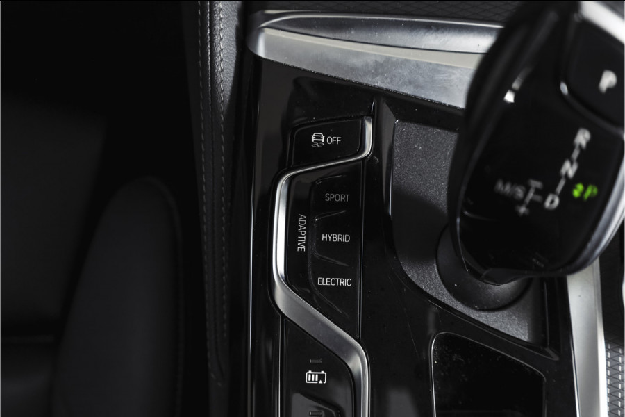 BMW 5 Serie Touring 530e Business Edition Plus | M-Sport | Shadow Line | S/K-Panodak | Laser | Head-Up | Elek. Trekhaak | Stoelverw. | Camera | NAV+App. Connect | ECC | Elek. Klep | LM 19" |